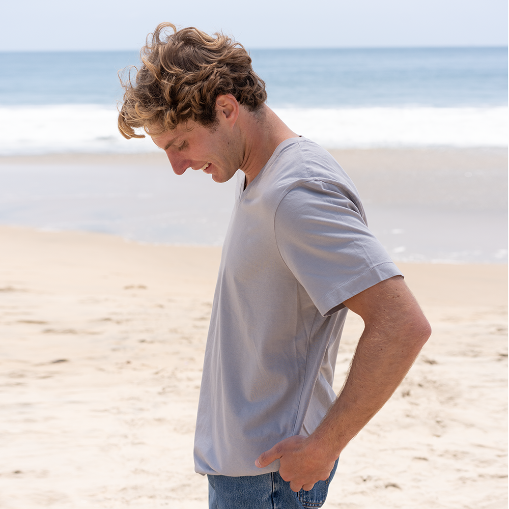 #color_light-grey organic cotton V-Neck t-shirt Front