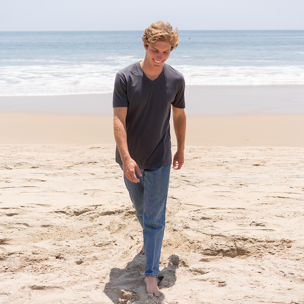 #color_dark-grey organic cotton V-Neck t-shirt Full-view