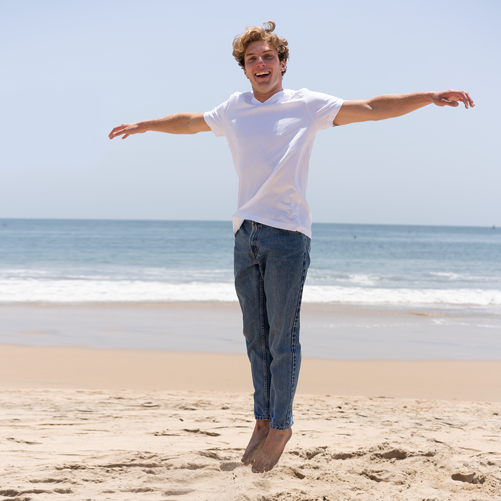 #color_white organic cotton V-Neck t-shirt Full-view