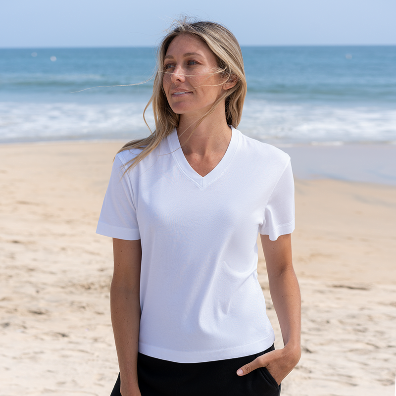 #color_white Short Box Tee V Neck front