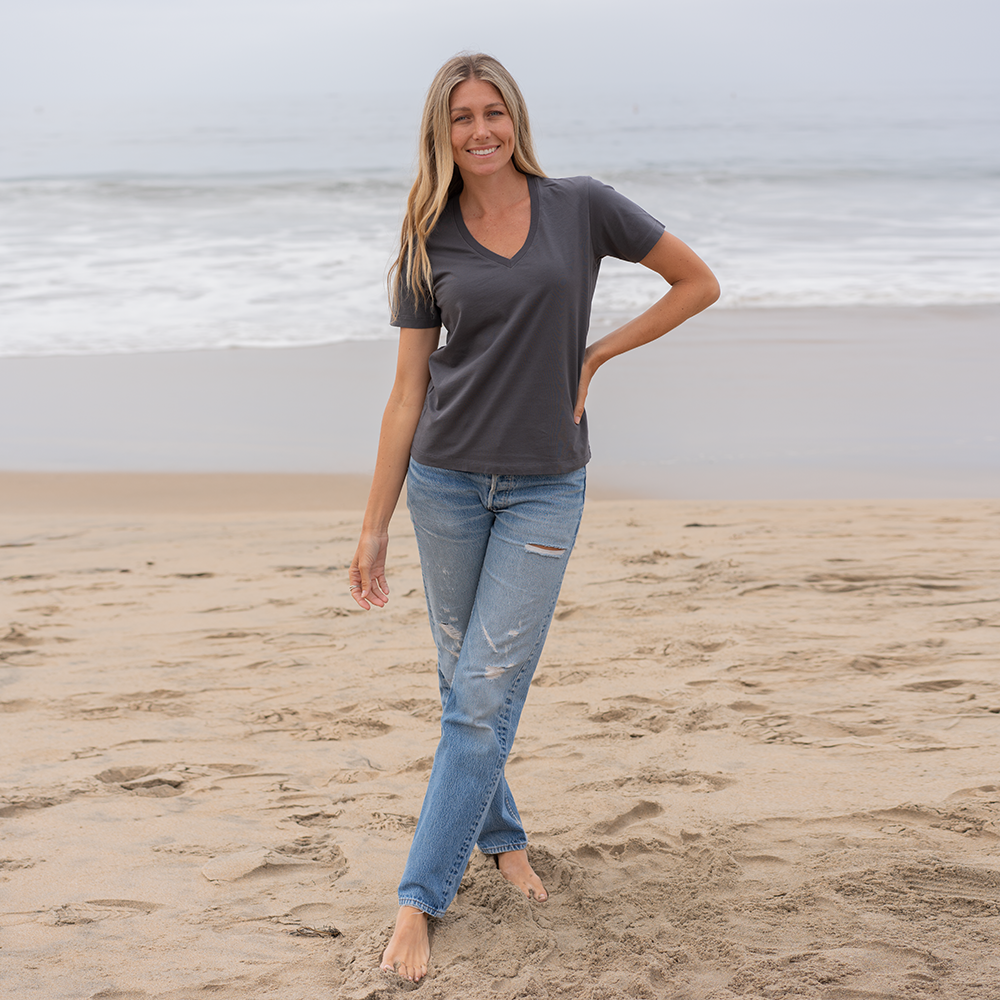 #color_dark-grey organic cotton V-Neck t-shirt Full-view