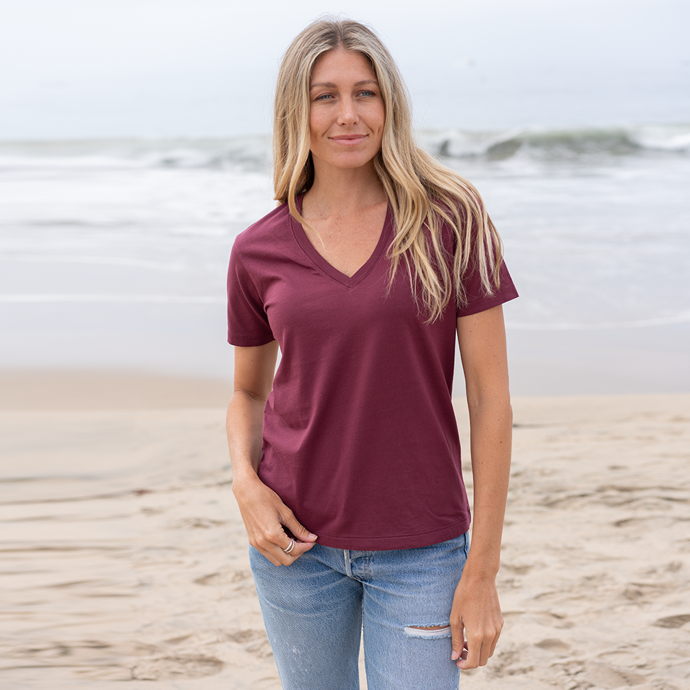 #color_burgundy organic cotton V-Neck t-shirt
