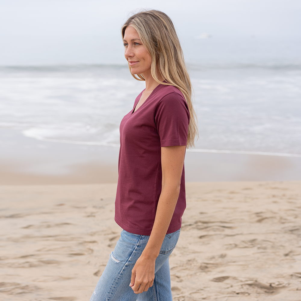 #color_burgundy organic cotton V-Neck t-shirt Side