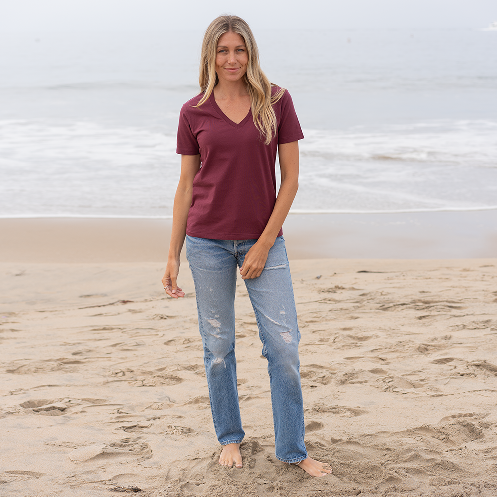 #color_burgundy organic cotton V-Neck t-shirt Full-view