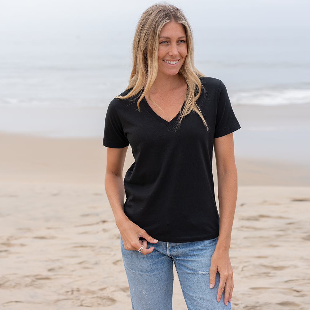 #color_black organic cotton V-Neck t-shirt