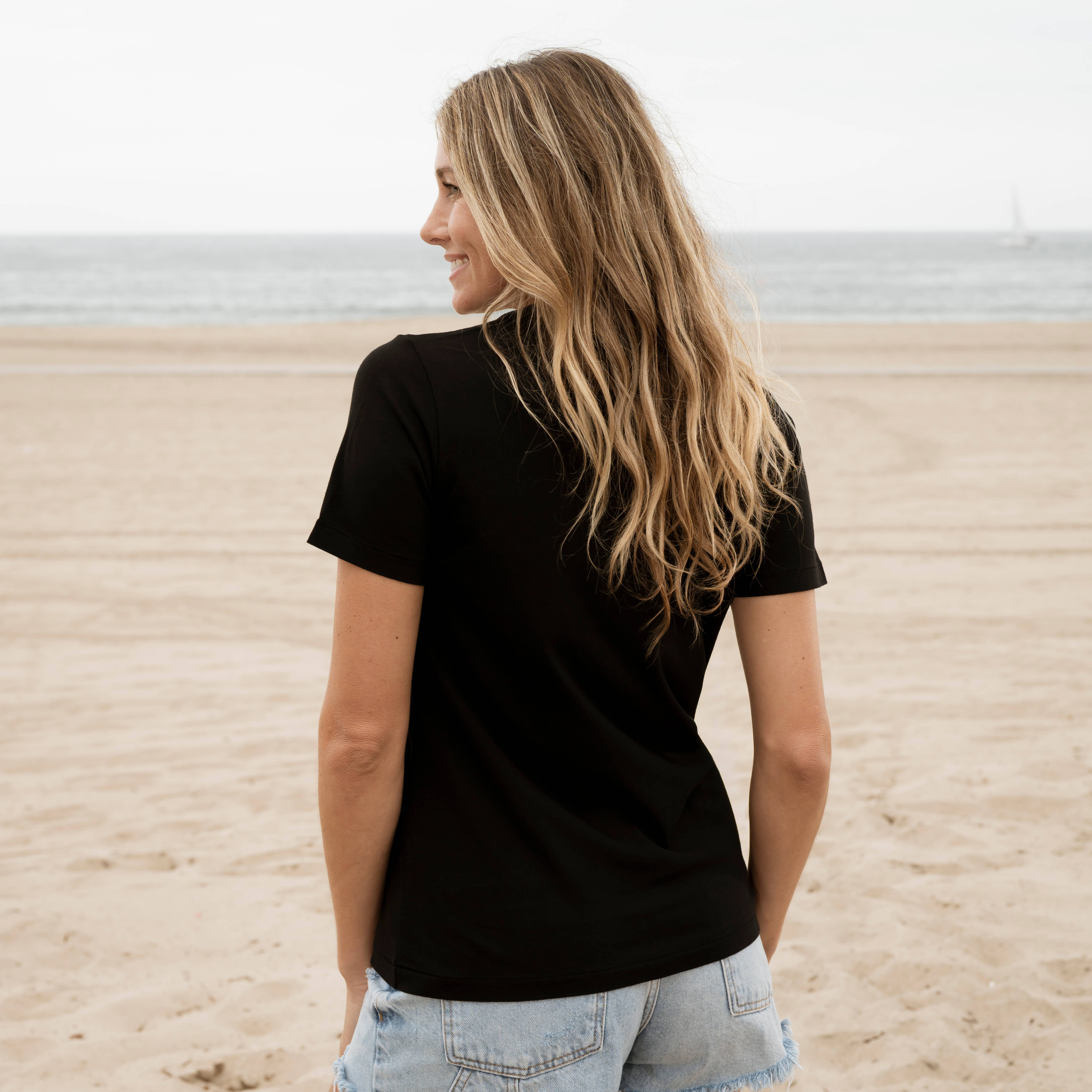 #color_black organic cotton t-shirt back