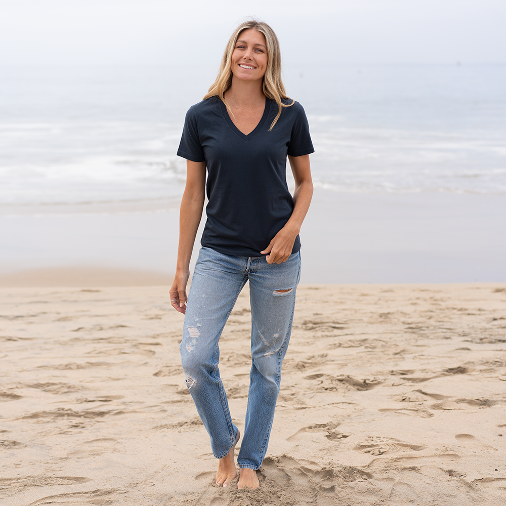 #color_navy-blue organic cotton V-Neck t-shirt