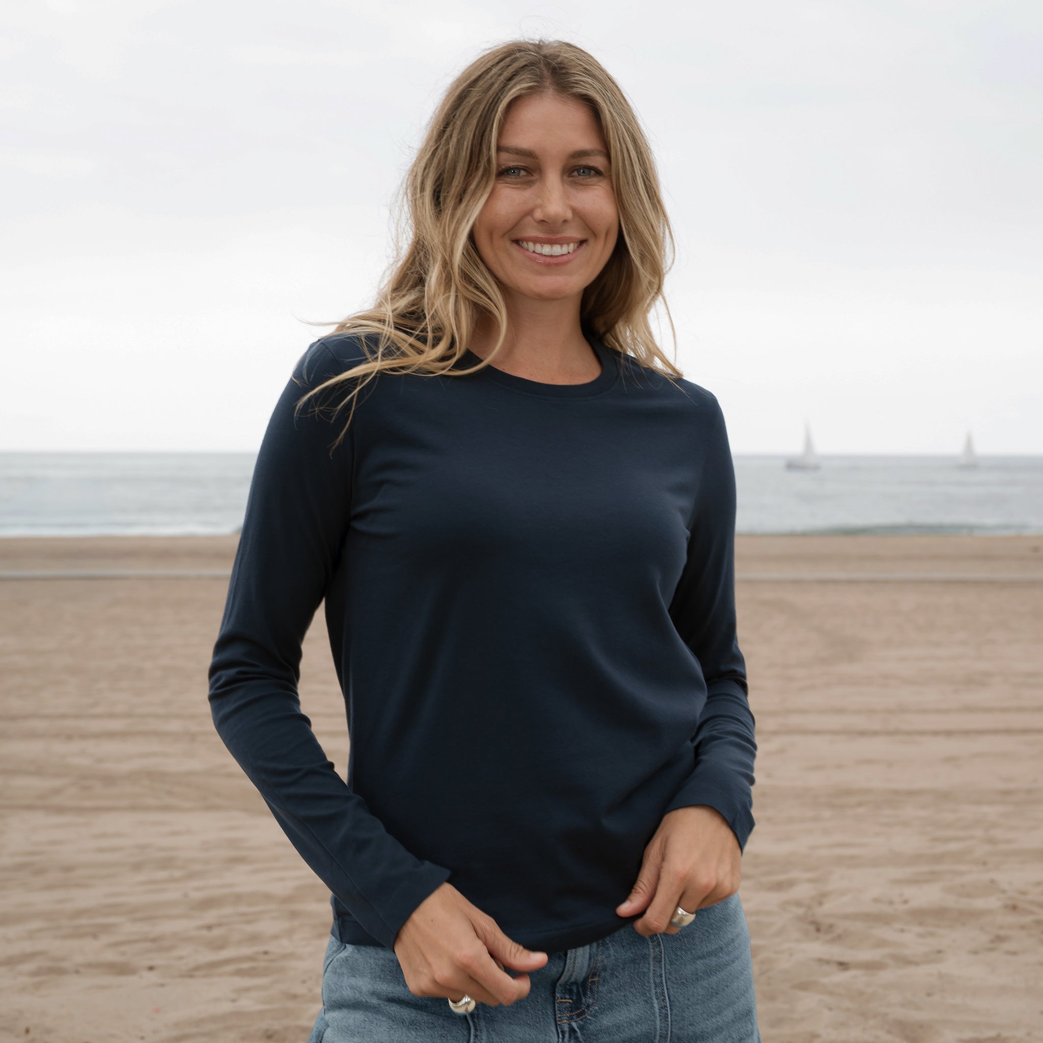 #color_navy-blue organic cotton Long Sleeve crewneck t-shirt
