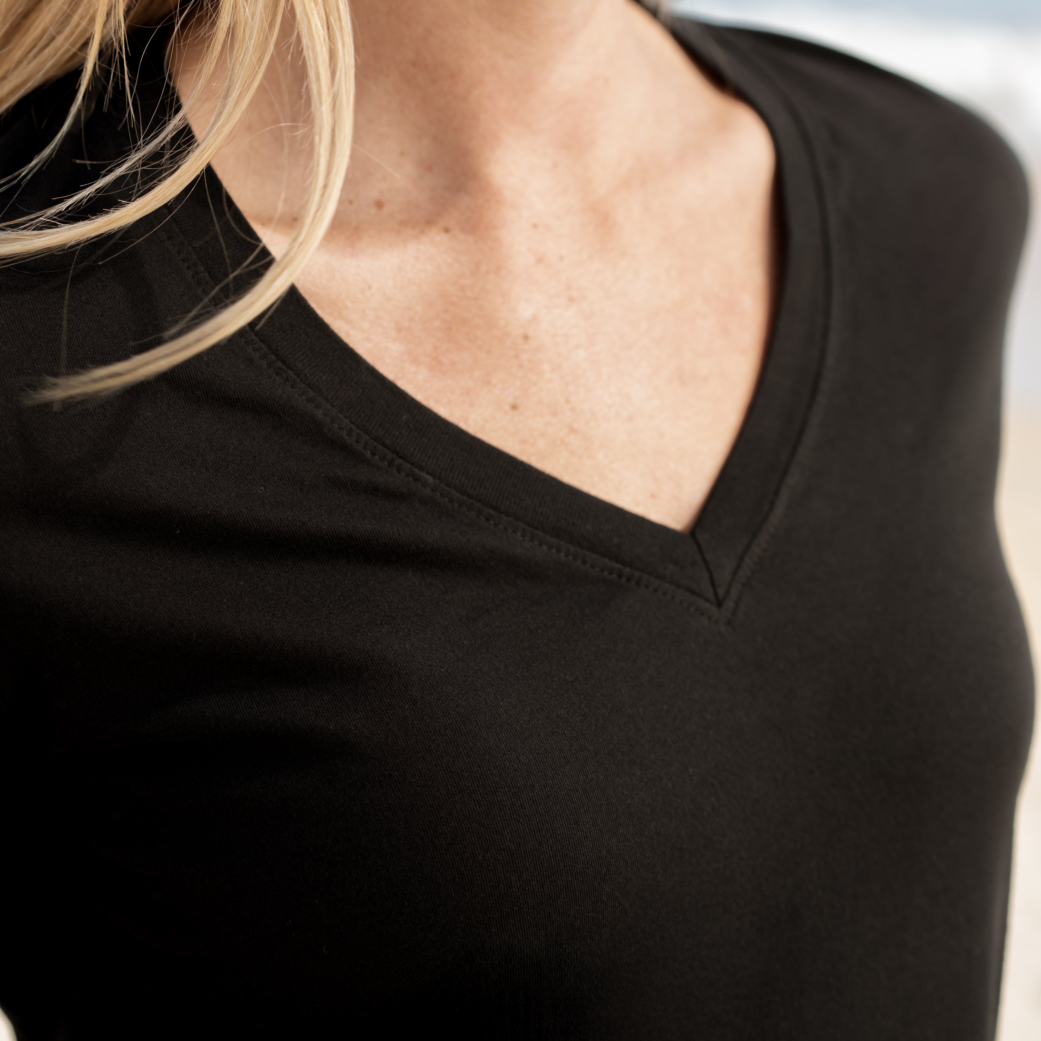 #color_black Womens Long Sleeve V Neck