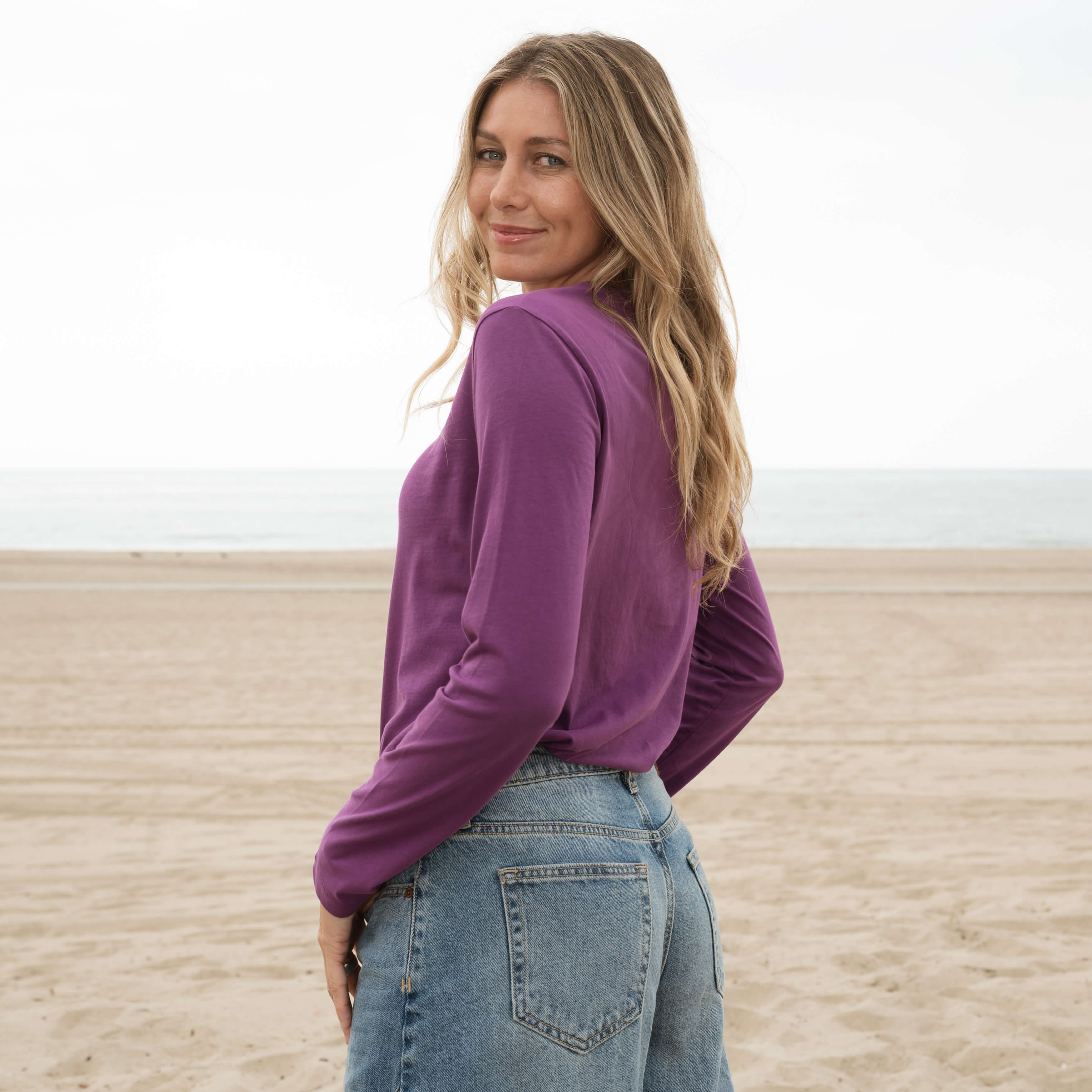 #Color_plum Womens Long Sleeve V-neck back