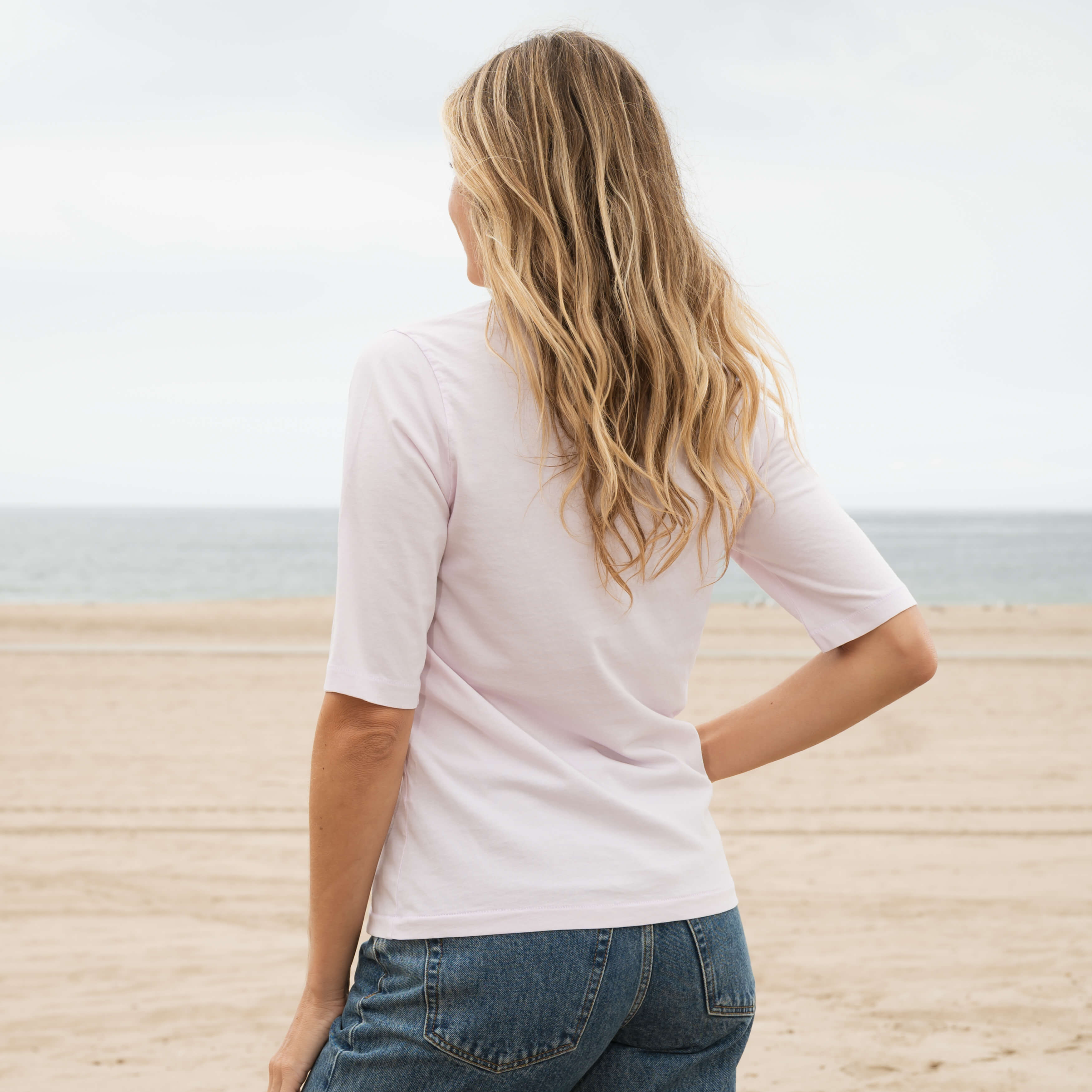 #color_light-pink Back