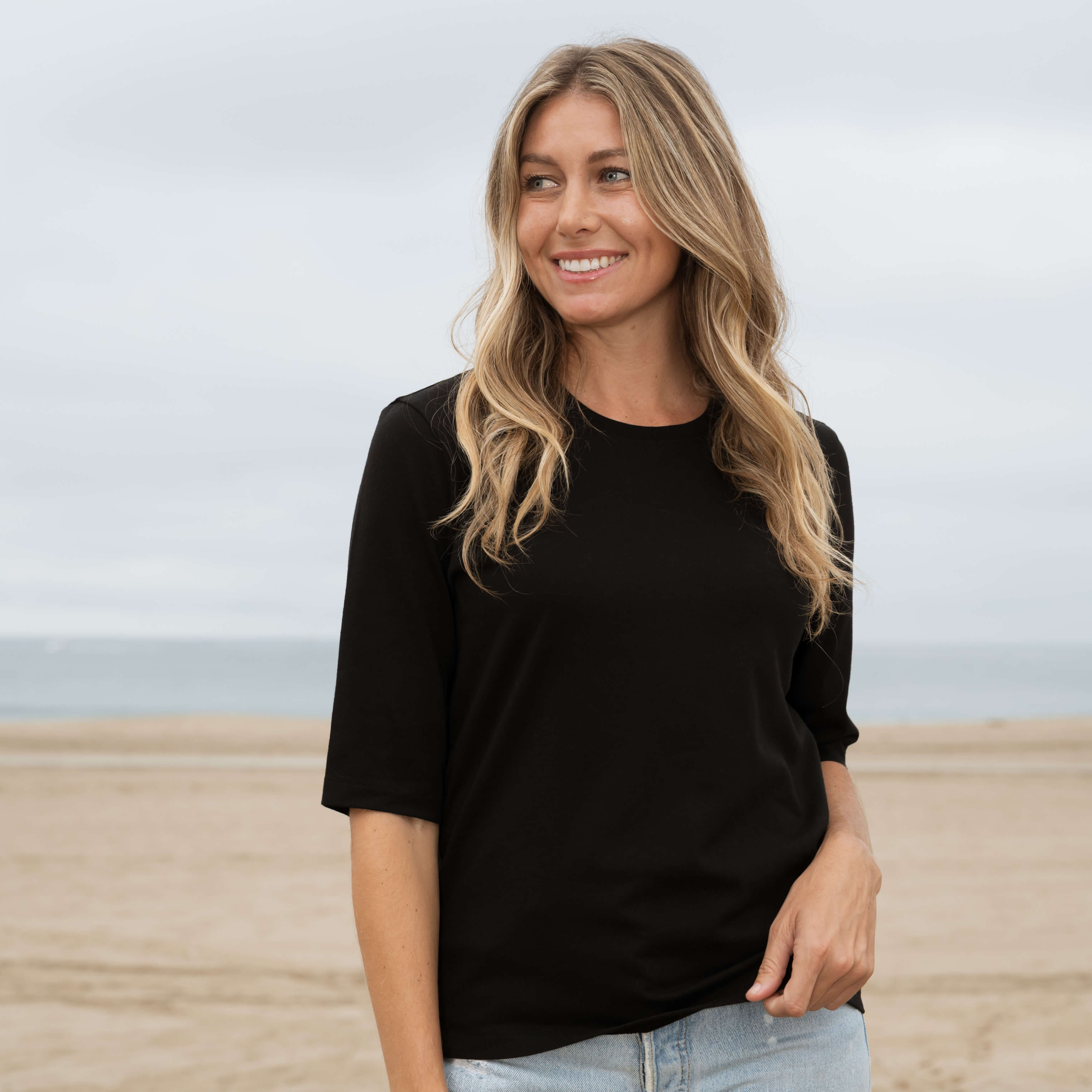 #color_black Heavyweight Crew Neck