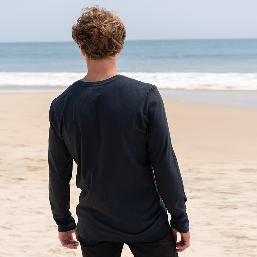 Mens long sleeve V-neck Classic T-Shirt