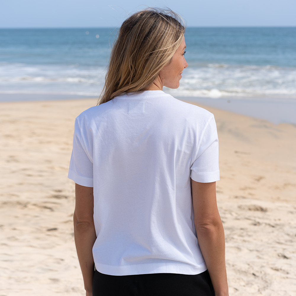 #color_white Short Box Tee V Neck Back