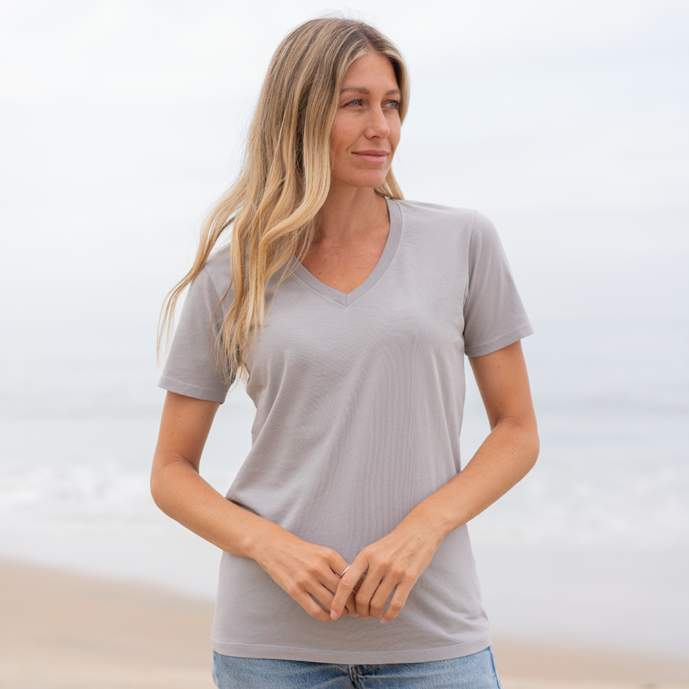 #color_light-grey organic cotton V-Neck t-shirt