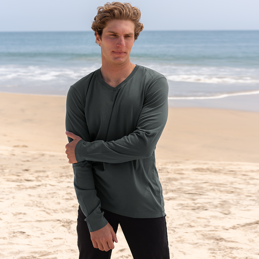 Mens long sleeve V-neck Classic T-Shirt