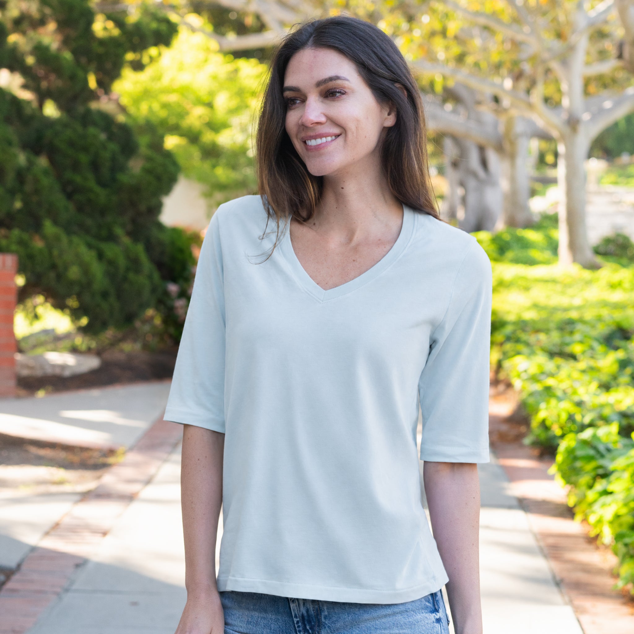 #color_sky-blue HW Elbow V Neck Close