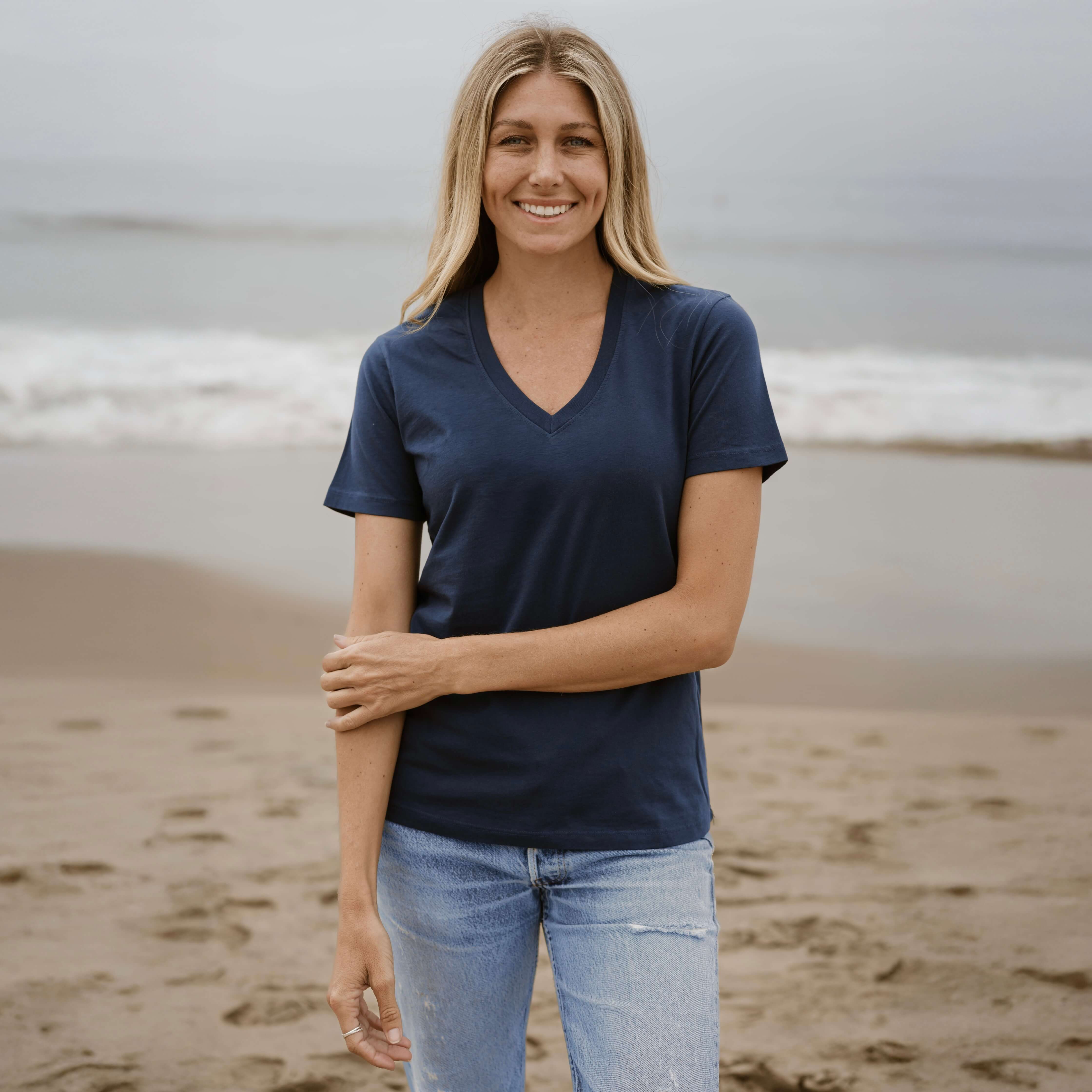 #color_navy-blue organic cotton V-Neck t-shirt