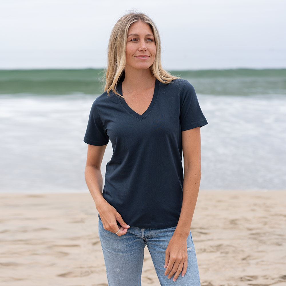 #color_navy-blue organic cotton V-Neck t-shirt