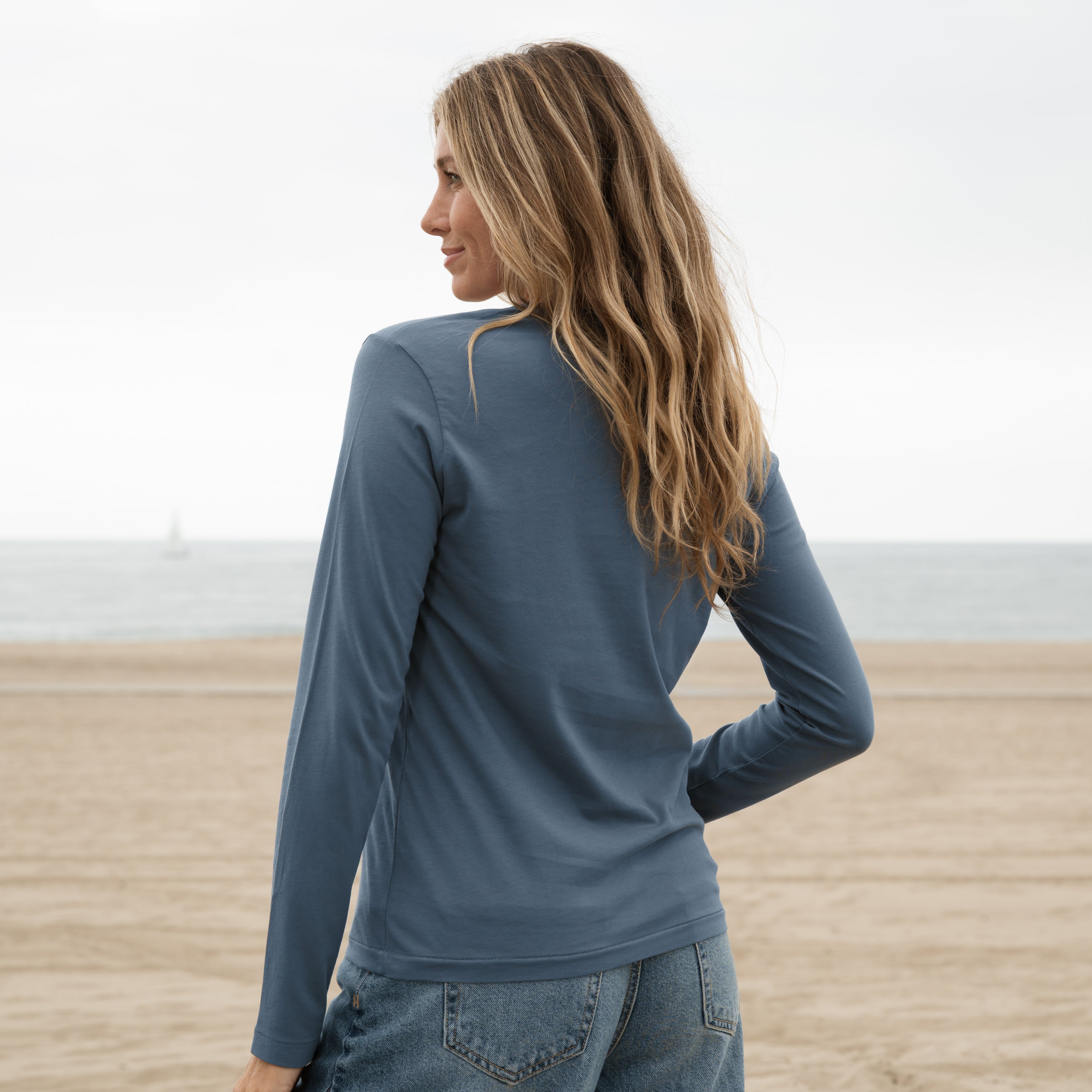 #color_dusk-blue organic cotton Long Sleeve crewneck t-shirt Back