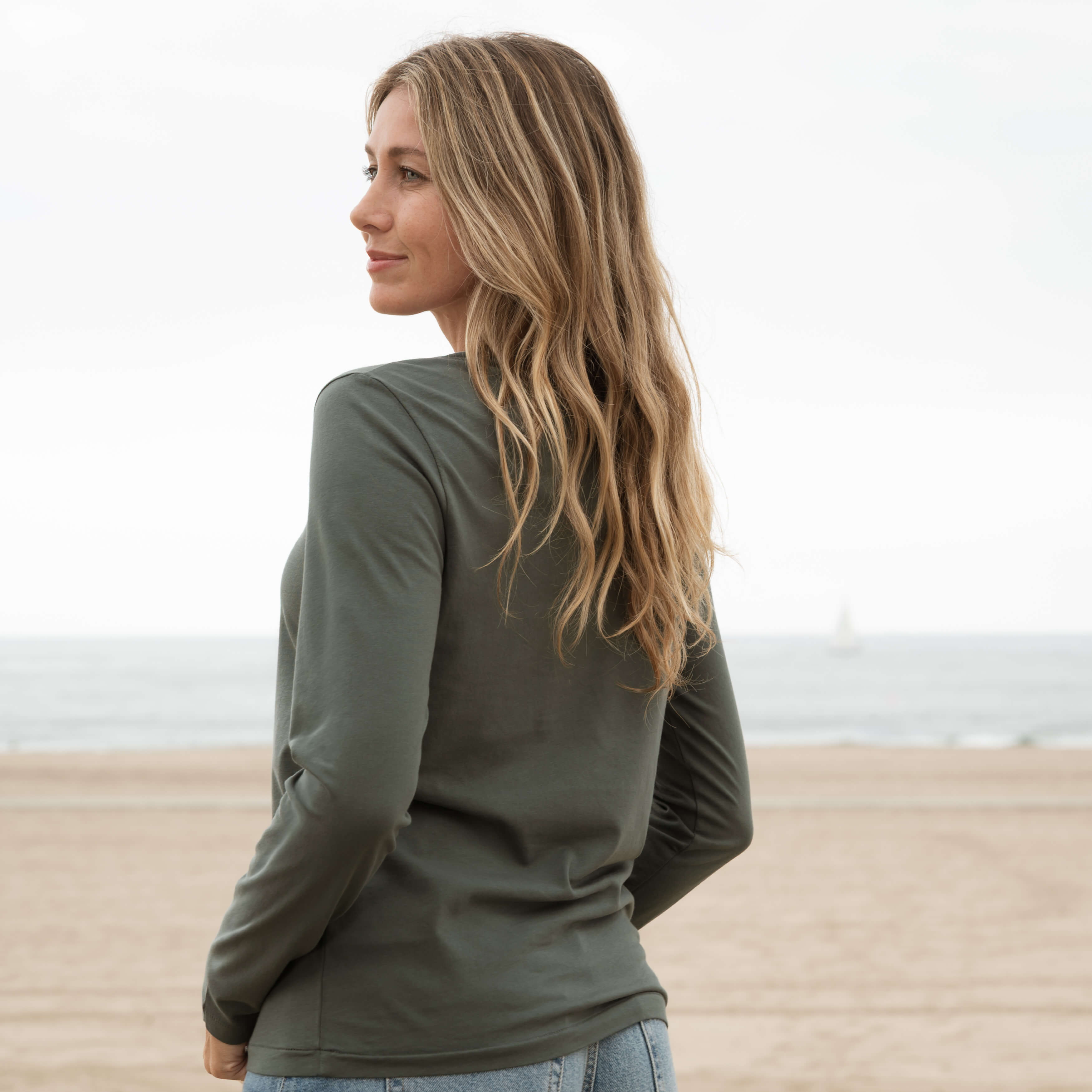 #color_forest-green organic cotton Long Sleeve crewneck t-shirt  back