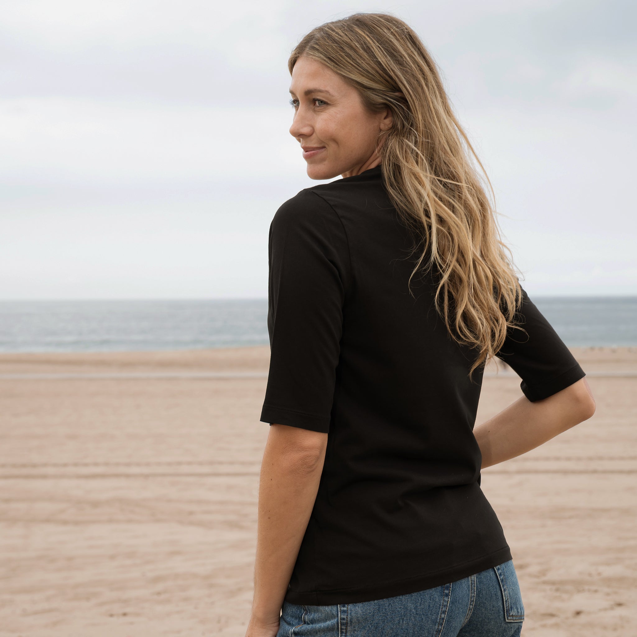 Womens Elbow Sleeve Crew Neck - Black