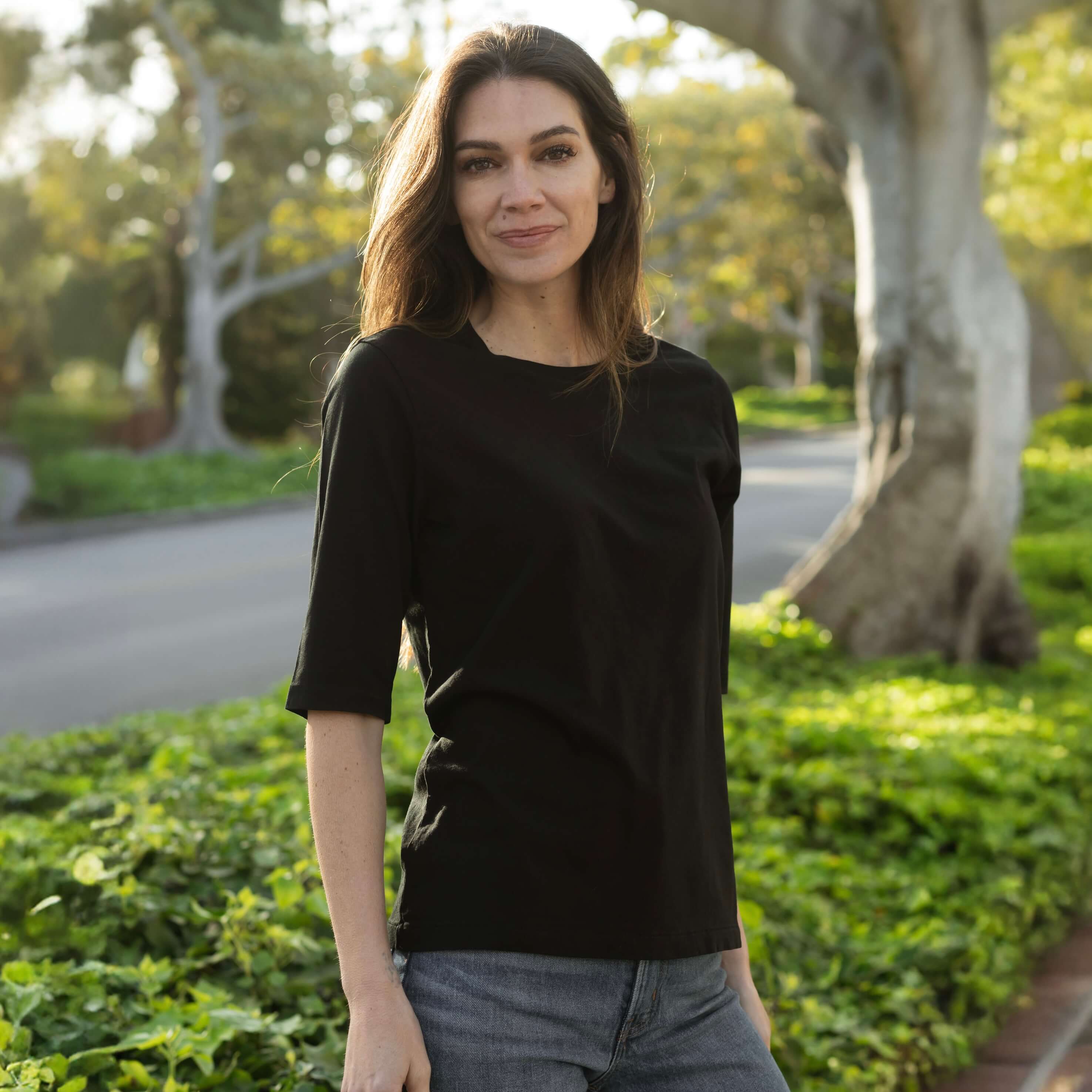 #color_black Womens Elbow Sleeve Crew Neck Close View
