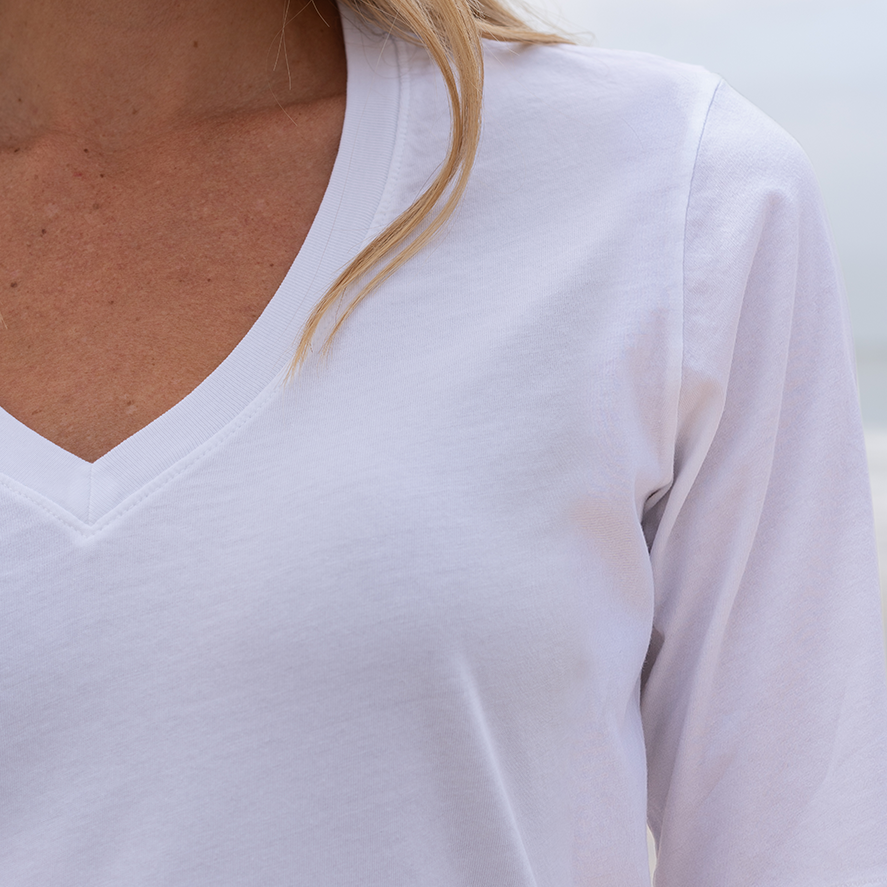 #color_white Elbow Sleeve V-neck Close