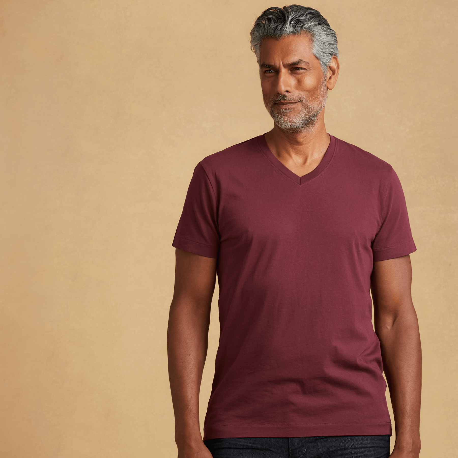#color_burgundy organic cotton V-Neck t-shirt
