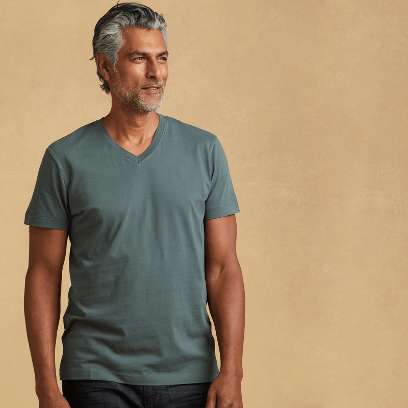 Mens short sleeve V-neck Classic T-Shirt