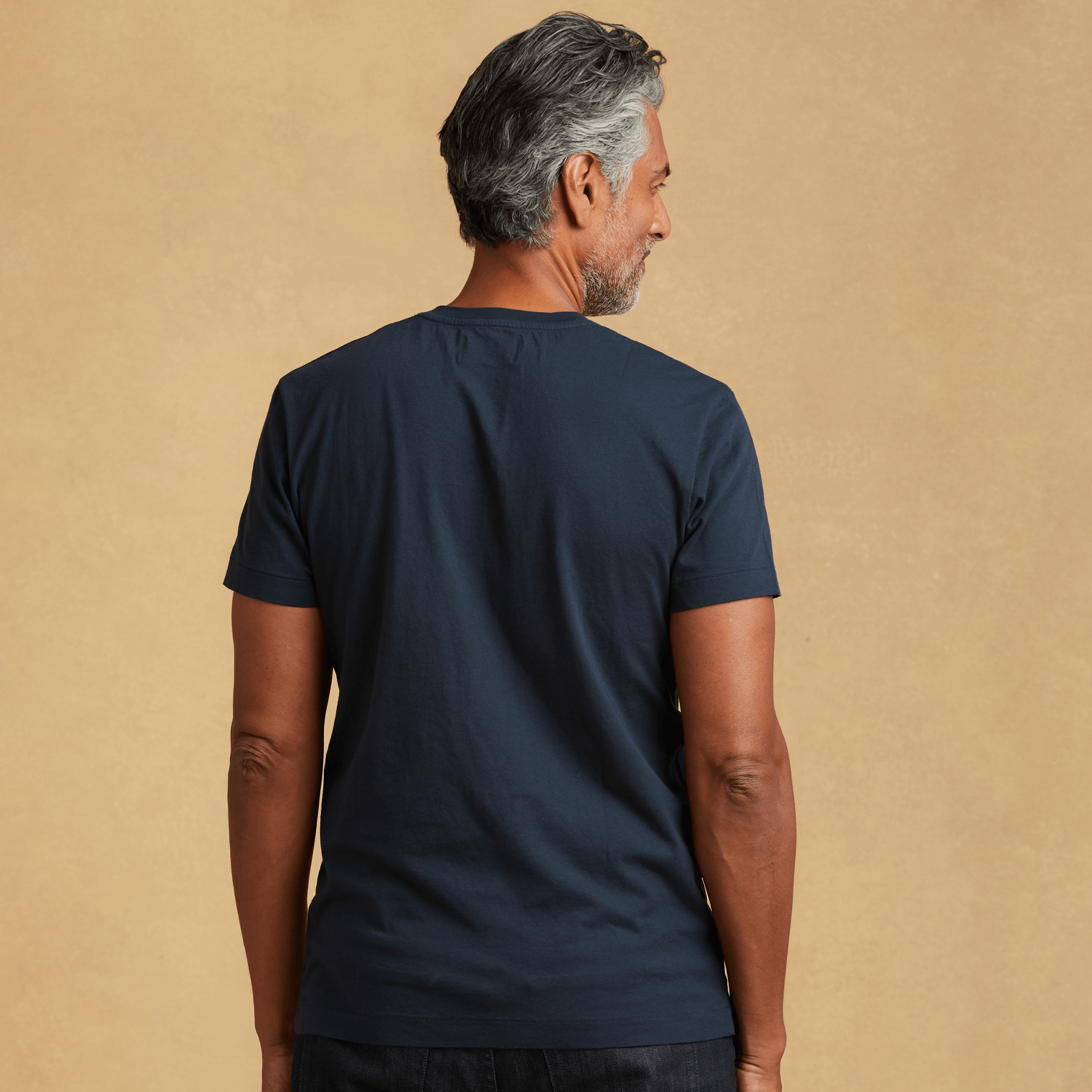#color_navy-blue organic cotton V-Neck t-shirt