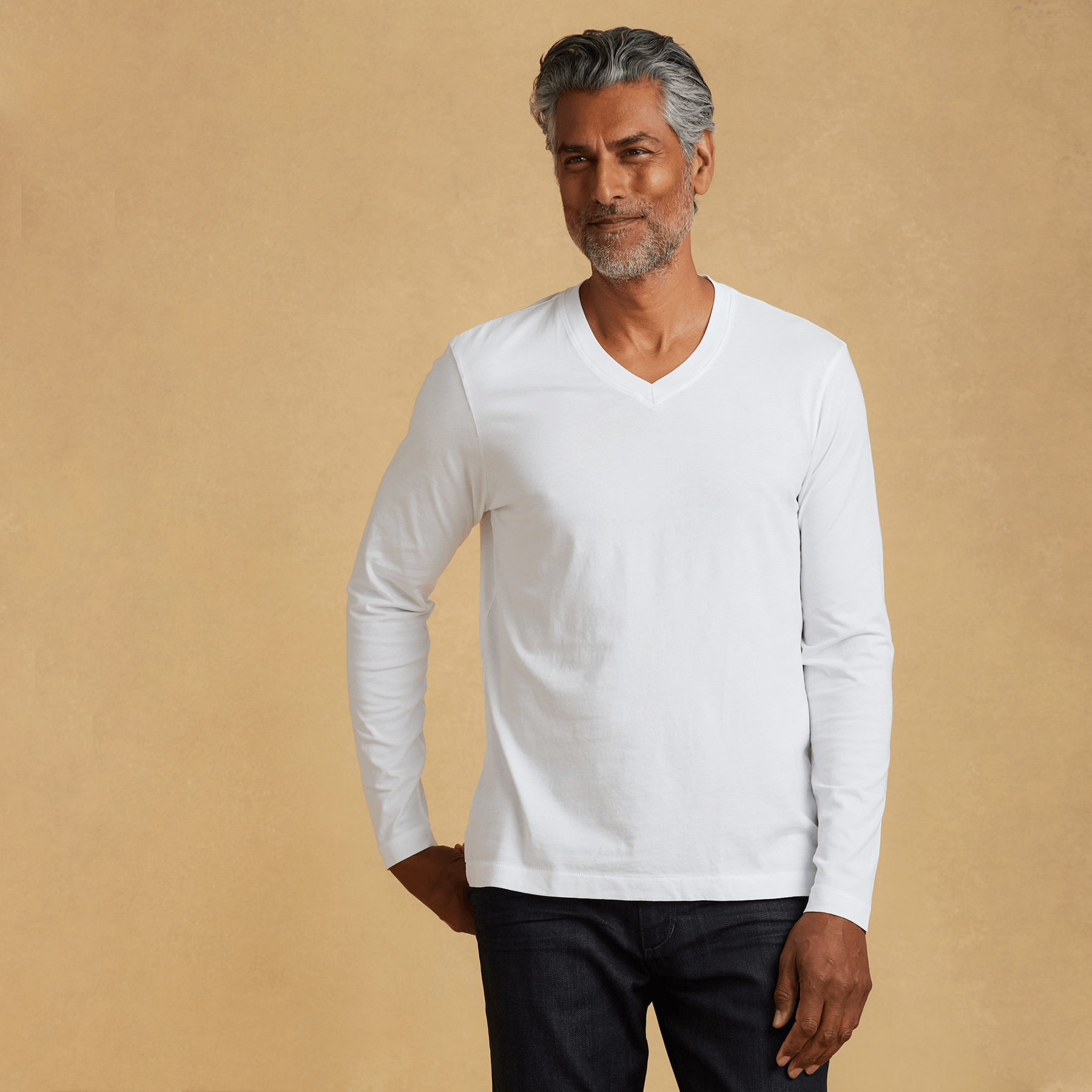 #color_white organic cotton Long sleeve V-Neck t-shirt 