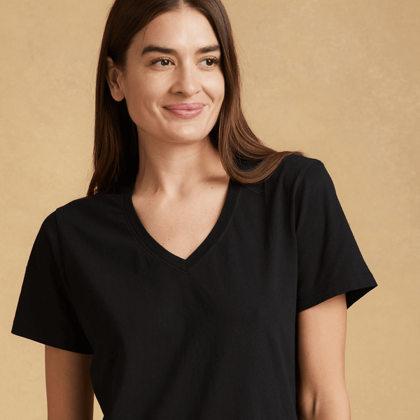 black organic cotton V-Neck t-shirt 