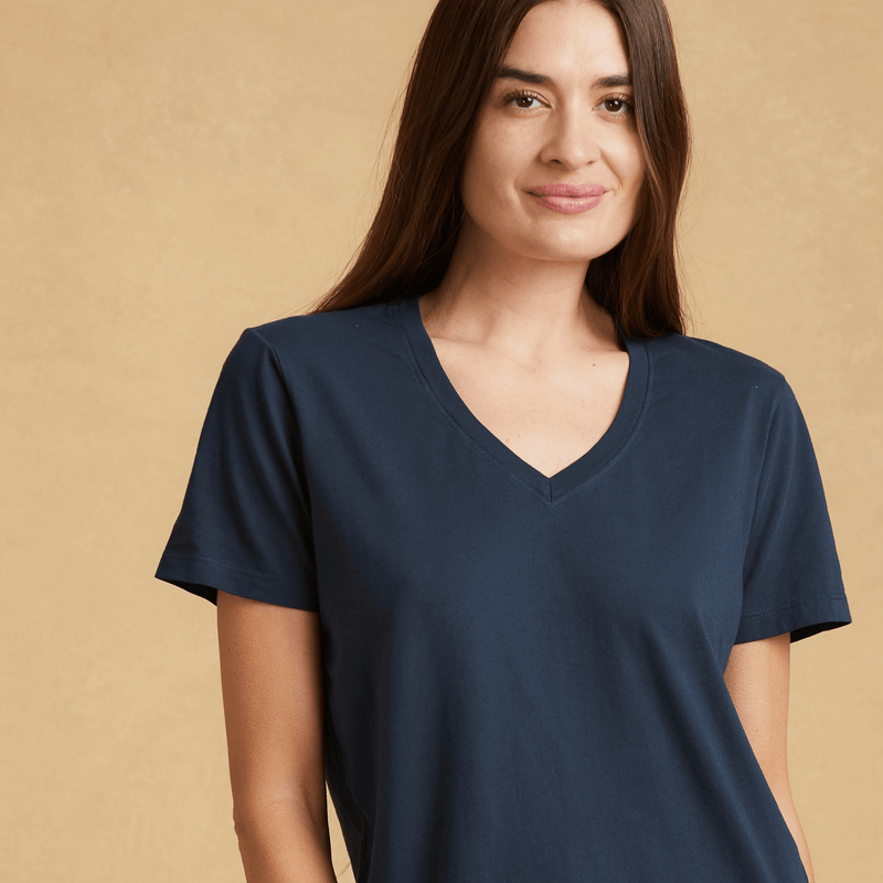 navy-blue organic cotton V-Neck t-shirt